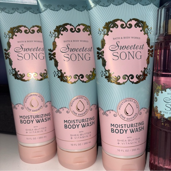 Moisturizing Body Wash and Mist Set - Pink and Blue BBW SWEETEST SONG BUNDLE - Picture 4 of 7